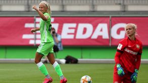 VfL Wolfsburg-Spielerin Pernille Harder jubelt nach ihrem Tor.