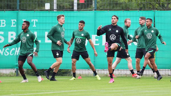 Spieler des VfL Wolfsburg während des Trainings.