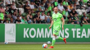 Der VfL-Wolfsburg-Spieler Maximilian Arnold am Ball.
