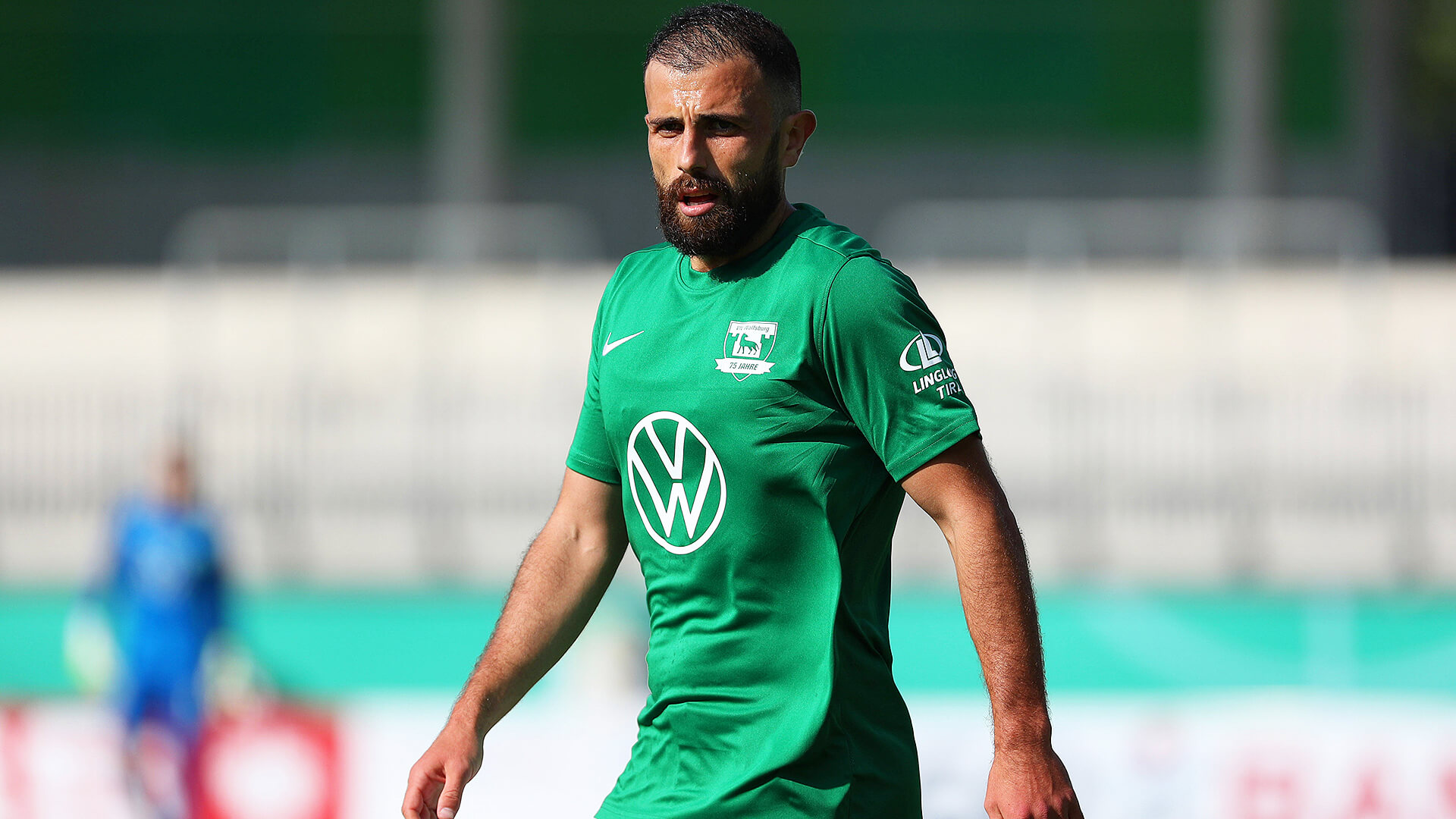 Admir Mehmedi im Jubiläumstrikot des VfL Wolfsburg.