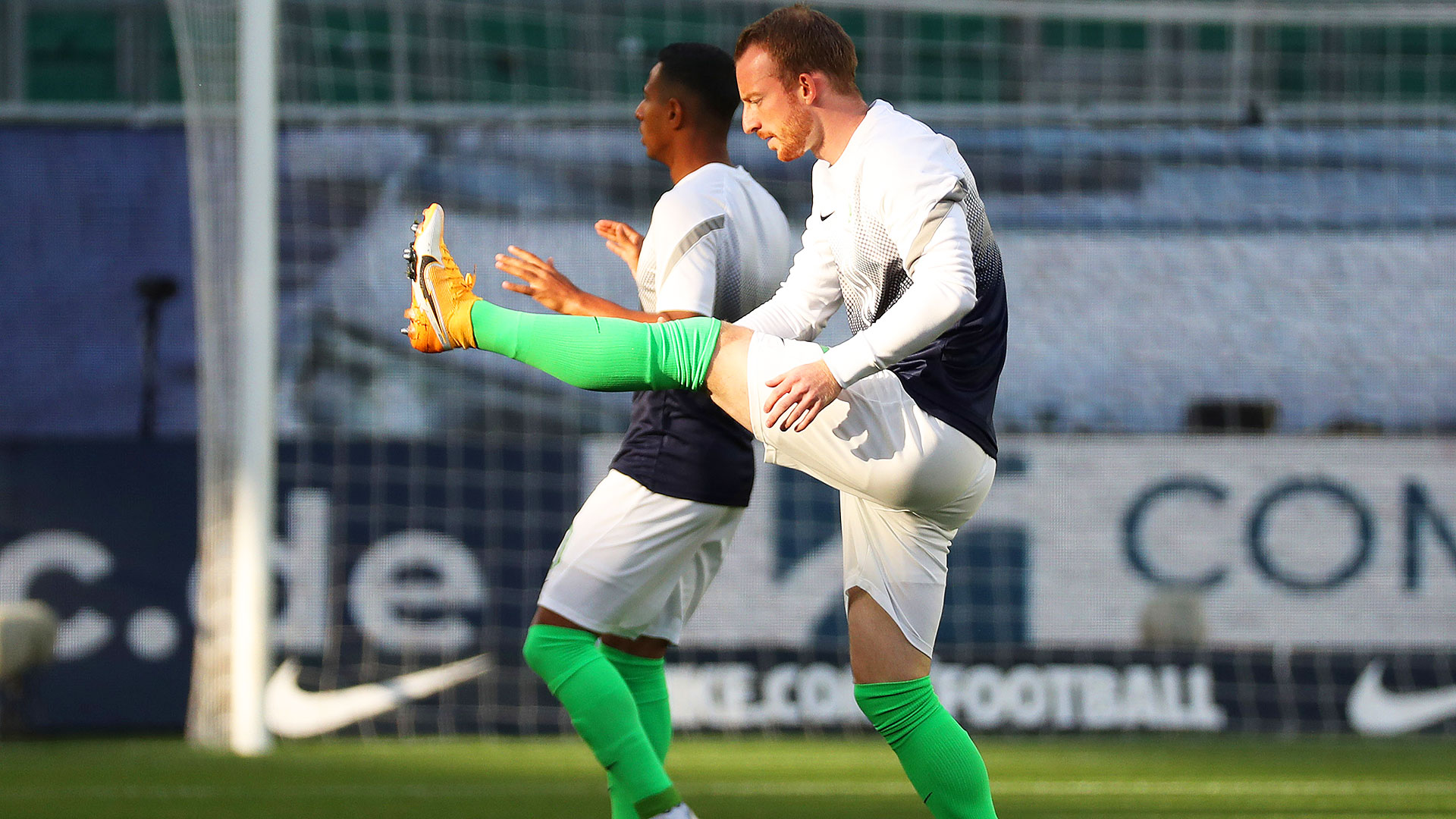 Die Spieler des VfL Wolfsburg laufen sich vor dem Spiel gegen Leverkusen warm | VfL Wolfsburg.